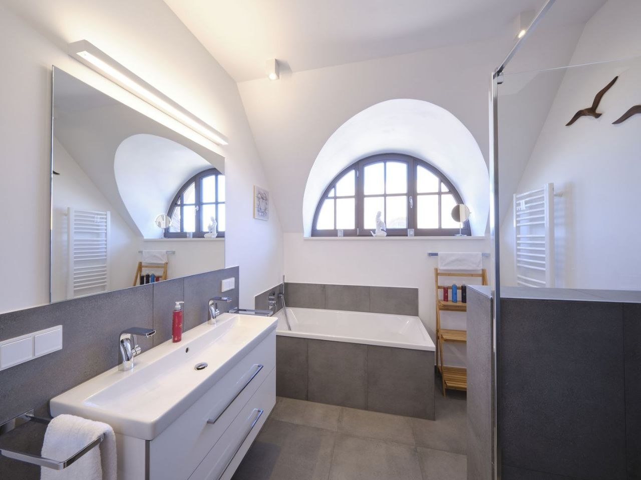 Badezimmer mit Badewanne